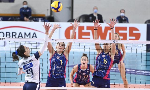 18岁女排天才发挥高光，砍全场最高17分，被<a href=