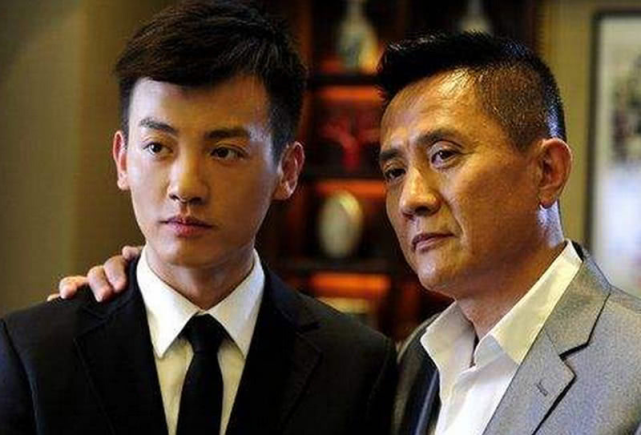 大器晚成的男演员，演《人民的名义》走红，如今66岁婚姻很幸福