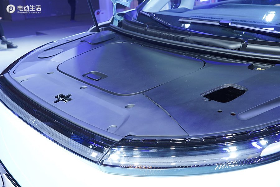 2021广州车展:上汽大通全尺寸MPV——MIFA 9全球首发休闲区蓝鸢梦想 - Www.slyday.coM 2021广州车展:上汽大通全尺寸MPV——MIFA 9全球首发休闲区蓝鸢梦想 - Www.slyday.coM