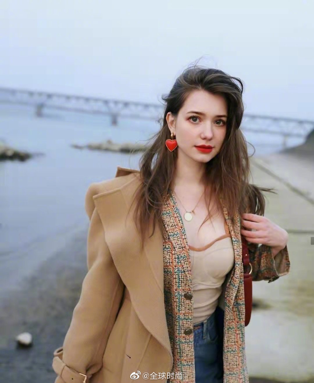 风格百变的时尚丽人 白<a href=