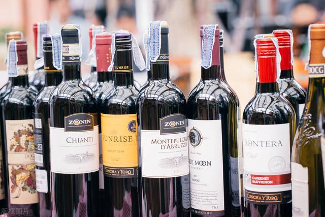 喝葡萄酒时,这9个注意事项要牢记,不然会被人笑话,长知识了休闲区蓝鸢梦想 - Www.slyday.coM 喝葡萄酒时,这9个注意事项要牢记,不然会被人笑话,长知识了休闲区蓝鸢梦想 - Www.slyday.coM