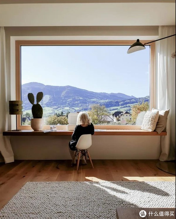 鸡肋飘窗改造:冬季暖阳中的小憩之地,这样设计邻居都羡慕哭了!休闲区蓝鸢梦想 - Www.slyday.coM 鸡肋飘窗改造:冬季暖阳中的小憩之地,这样设计邻居都羡慕哭了!休闲区蓝鸢梦想 - Www.slyday.coM
