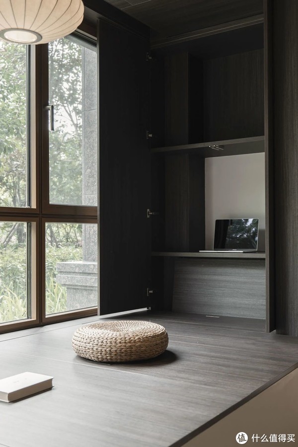 鸡肋飘窗改造:冬季暖阳中的小憩之地,这样设计邻居都羡慕哭了!休闲区蓝鸢梦想 - Www.slyday.coM 鸡肋飘窗改造:冬季暖阳中的小憩之地,这样设计邻居都羡慕哭了!休闲区蓝鸢梦想 - Www.slyday.coM