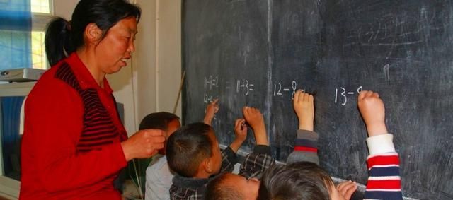 农村人口流失_实拍湖北农村,人口流失严重,到处都是房地产广告!