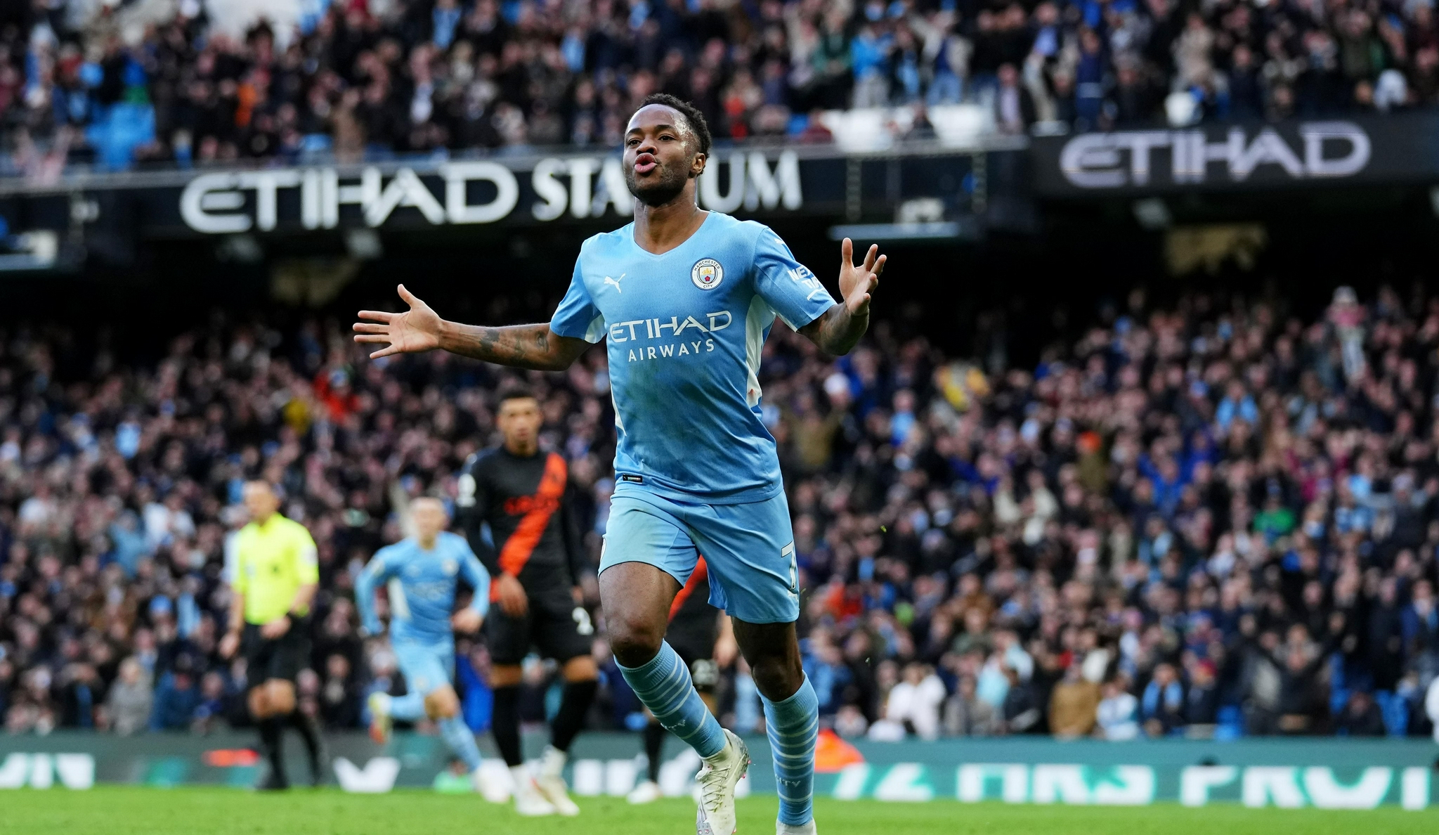 切尔西曼城利物浦全胜！英超上演三强争霸，索帅下课领头羊遇挑战