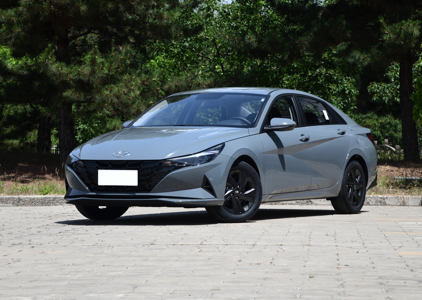 现代elantra2021,现代elantra2020 9万块的现代伊兰特,颜值高,空间足,月销量过万,适合日常代步