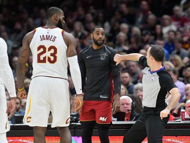 湖人战活塞引发大规模冲突,詹姆斯击打对手生涯第二次被驱逐出场休闲区蓝鸢梦想 - Www.slyday.coM 湖人战活塞引发大规模冲突,詹姆斯击打对手生涯第二次被驱逐出场休闲区蓝鸢梦想 - Www.slyday.coM