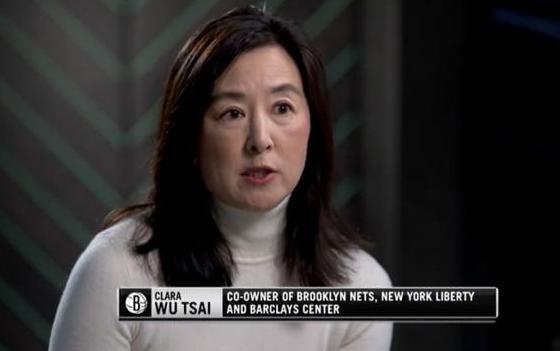篮网老板娘久违出镜!快60岁仍气质优雅,为蔡崇信生三胎成贤内助 篮网老板娘久违出镜!快60岁仍气质优雅,为蔡崇信生三胎成贤内助