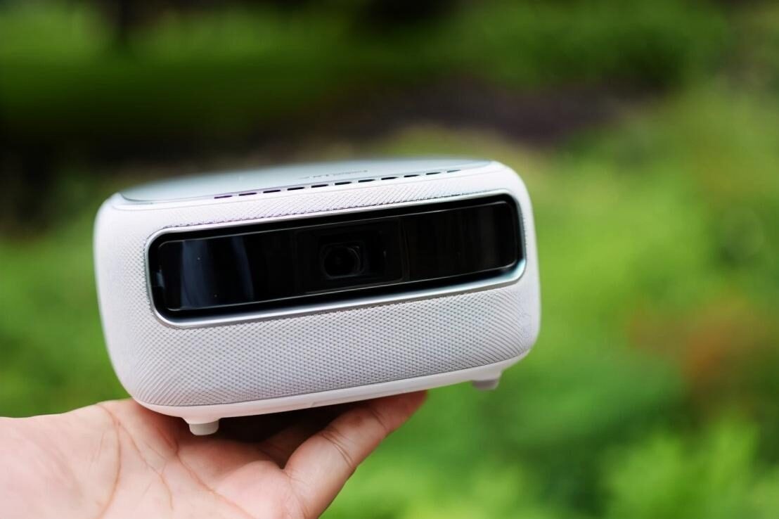 坚果投影仪哪一款性能最好 8c8d-86fa180604a8c9fc8d91f7d6866c01d7.jpg