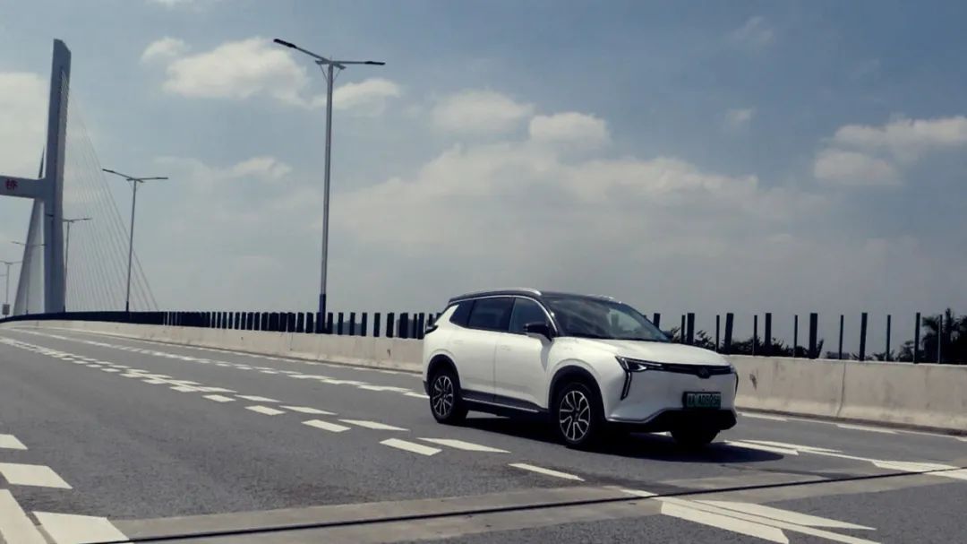 威马W6 vs 斯巴鲁力狮Wagon,自驾游的进化论休闲区蓝鸢梦想 - Www.slyday.coM 威马W6 vs 斯巴鲁力狮Wagon,自驾游的进化论休闲区蓝鸢梦想 - Www.slyday.coM