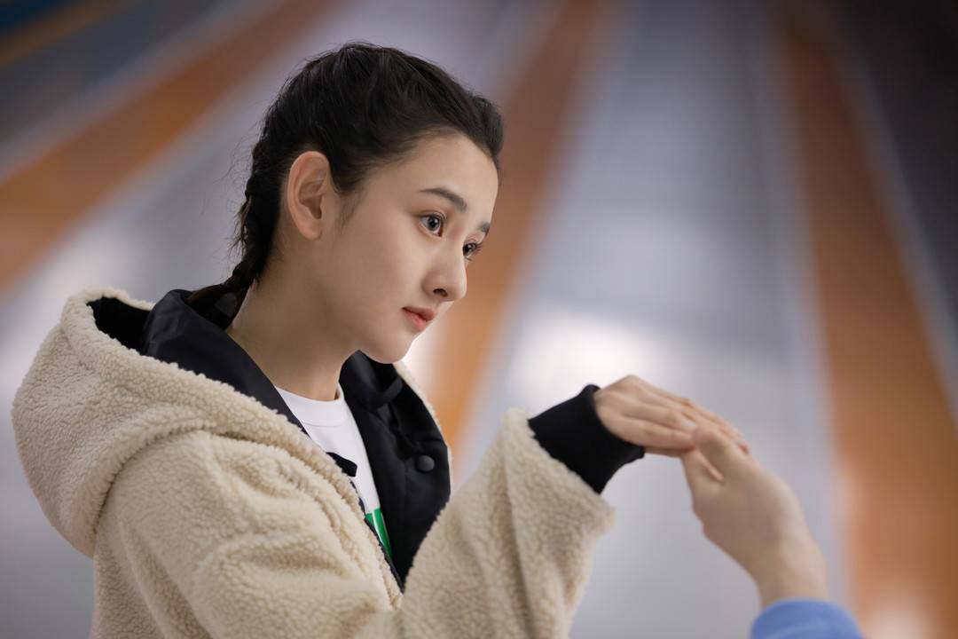 “乔四美”之后首演“小甜剧” 宋祖儿:有被“甜甜的恋爱”治愈到|封面会客厅休闲区蓝鸢梦想 - Www.slyday.coM “乔四美”之后首演“小甜剧” 宋祖儿:有被“甜甜的恋爱”治愈到|封面会客厅休闲区蓝鸢梦想 - Www.slyday.coM