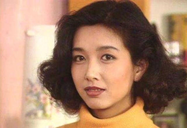 俞飞鸿皮肤紧致,郝蕾、袁立面部浮肿,下颚线对颜值的影响有多大休闲区蓝鸢梦想 - Www.slyday.coM 俞飞鸿皮肤紧致,郝蕾、袁立面部浮肿,下颚线对颜值的影响有多大休闲区蓝鸢梦想 - Www.slyday.coM