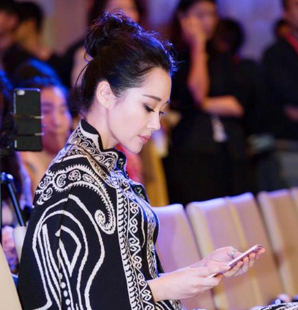 俞飞鸿皮肤紧致,郝蕾、袁立面部浮肿,下颚线对颜值的影响有多大休闲区蓝鸢梦想 - Www.slyday.coM 俞飞鸿皮肤紧致,郝蕾、袁立面部浮肿,下颚线对颜值的影响有多大休闲区蓝鸢梦想 - Www.slyday.coM