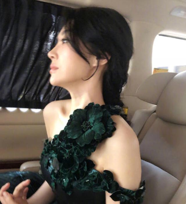 俞飞鸿皮肤紧致,郝蕾、袁立面部浮肿,下颚线对颜值的影响有多大休闲区蓝鸢梦想 - Www.slyday.coM 俞飞鸿皮肤紧致,郝蕾、袁立面部浮肿,下颚线对颜值的影响有多大休闲区蓝鸢梦想 - Www.slyday.coM