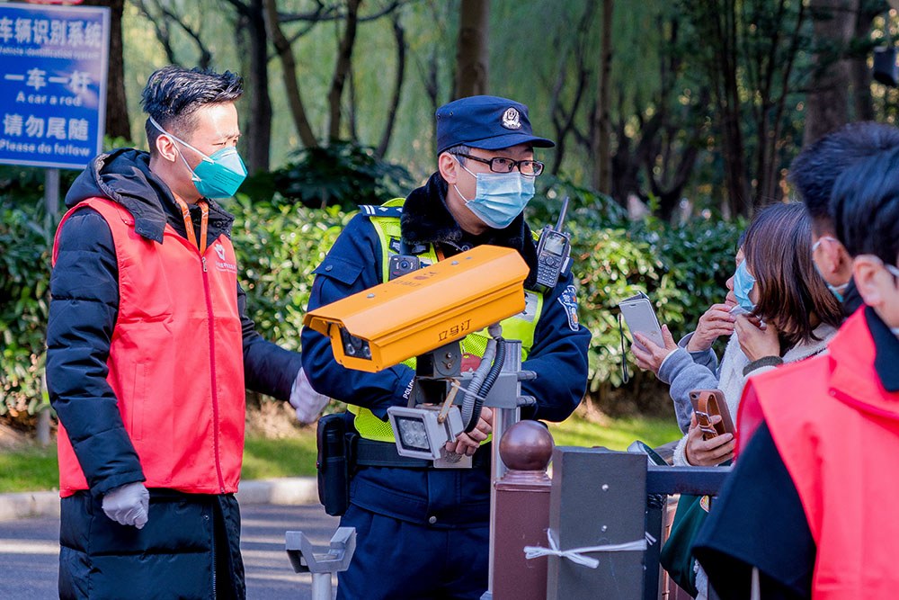 民警入驻香梅花园