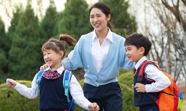 一年级学生,数学考不到满分就要被老师用戒尺打手板,你怎么看?休闲区蓝鸢梦想 - Www.slyday.coM 一年级学生,数学考不到满分就要被老师用戒尺打手板,你怎么看?休闲区蓝鸢梦想 - Www.slyday.coM