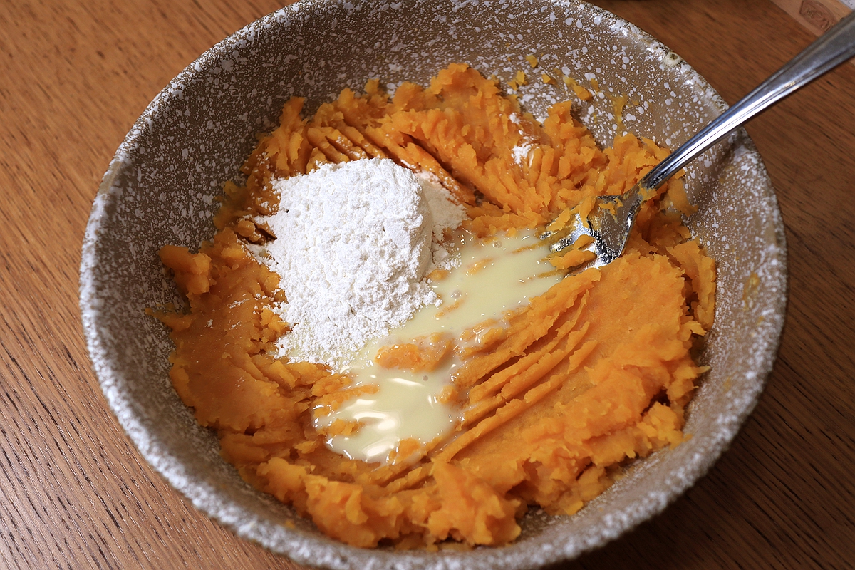 [转载]我用红薯烙了2锅饼，香甜拉丝可真好吃，能当主食也能当零食