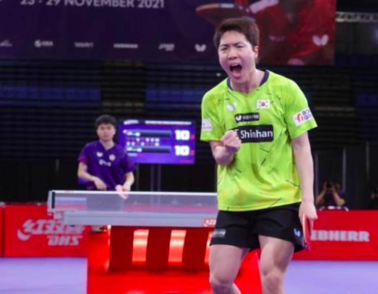 CCTV5直播世乒赛最大逆转，00后0-3落后4-3绝杀<a href=