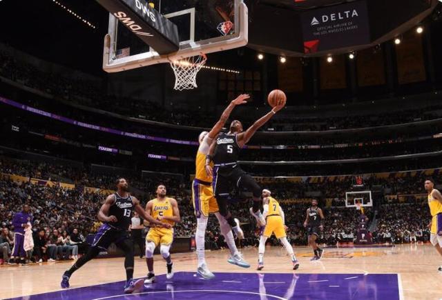 威少29+10+11詹姆斯30分,湖人三加时不敌国王休闲区蓝鸢梦想 - Www.slyday.coM 威少29+10+11詹姆斯30分,湖人三加时不敌国王休闲区蓝鸢梦想 - Www.slyday.coM