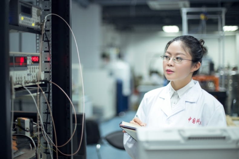 国外科学家研究视频 13be-806011ca1e4b40845c2643fd44450081.png