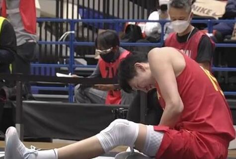 周琦伤退 中国男篮世预赛首战轻取日本队休闲区蓝鸢梦想 - Www.slyday.coM 周琦伤退 中国男篮世预赛首战轻取日本队休闲区蓝鸢梦想 - Www.slyday.coM