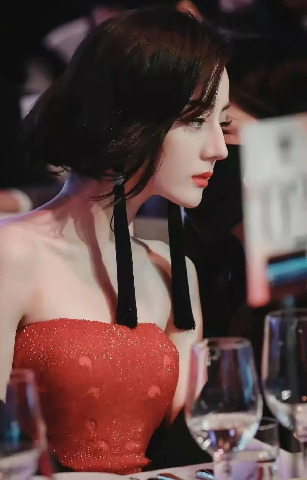 这9位明星堪称“角度美人”,正脸美如画,侧脸虐成渣 这9位明星堪称“角度美人”,正脸美如画,侧脸虐成渣