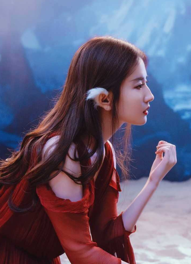 这9位明星堪称“角度美人”，正脸美如画，侧脸虐成渣