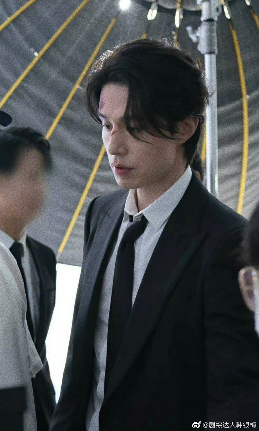 李栋旭《邪恶与疯狂》最新剧照，欧巴对<a href=