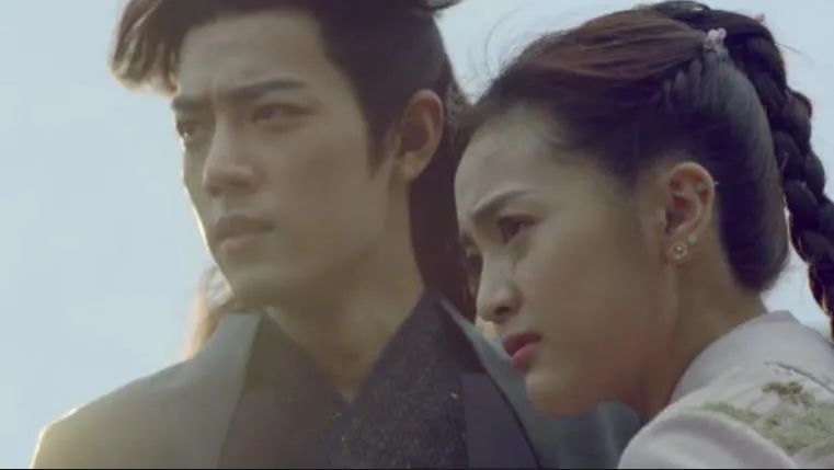 这9位明星堪称“角度美人”，正脸美如画，侧脸虐成渣