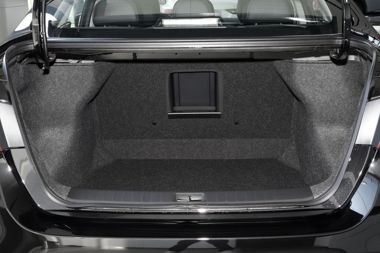 大沙发只有轩逸?这台新晋国货之光不服