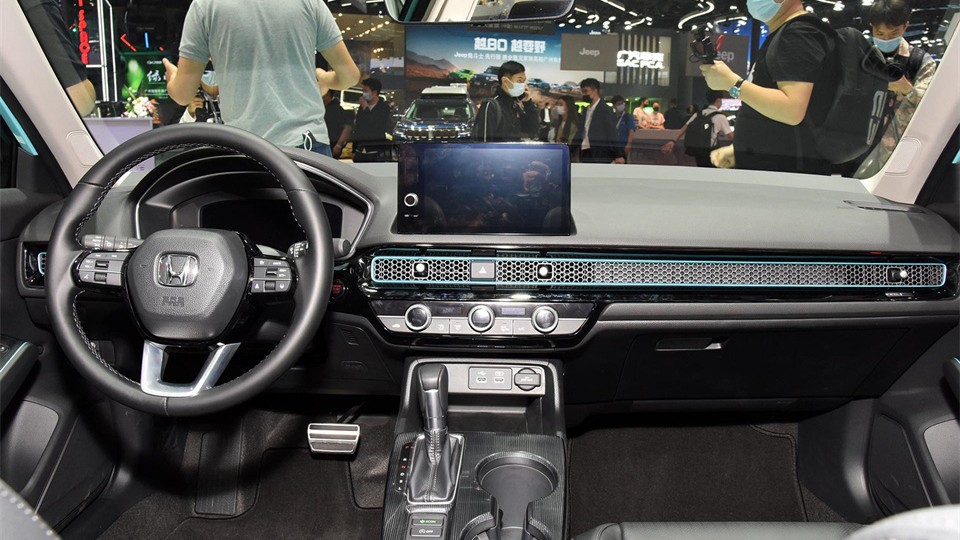 大众速腾对比本田型格 年轻应该是怎样?