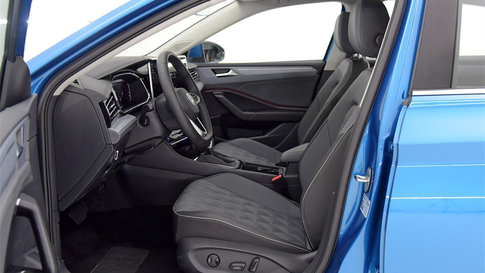 大众速腾对比本田型格 年轻应该是怎样?