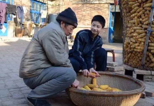 “母亲瘫痪,父亲精神分裂,我靠捡破烂考上清华。”休闲区蓝鸢梦想 - Www.slyday.coM “母亲瘫痪,父亲精神分裂,我靠捡破烂考上清华。”休闲区蓝鸢梦想 - Www.slyday.coM