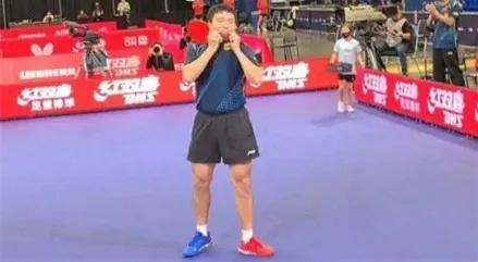 梁靖崑用亲吻国旗回击种族歧视休闲区蓝鸢梦想 - Www.slyday.coM 梁靖崑用亲吻国旗回击种族歧视休闲区蓝鸢梦想 - Www.slyday.coM