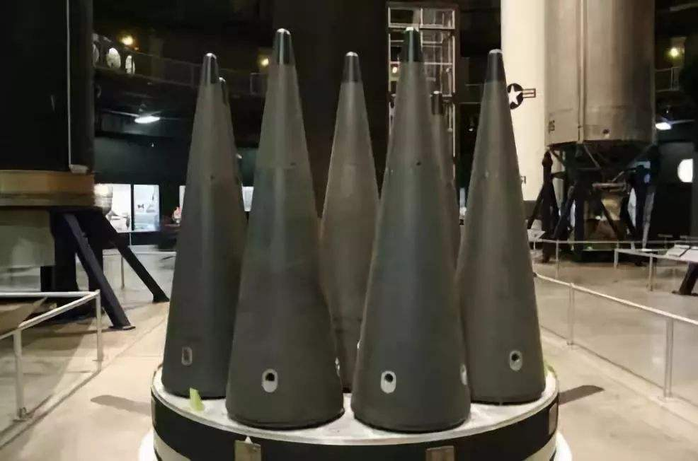 美国潜射导弹配备的多弹头及母舱