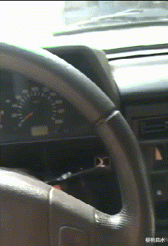 搞笑gif趣图:公司新来了一个女同事,只看背影我已经爱