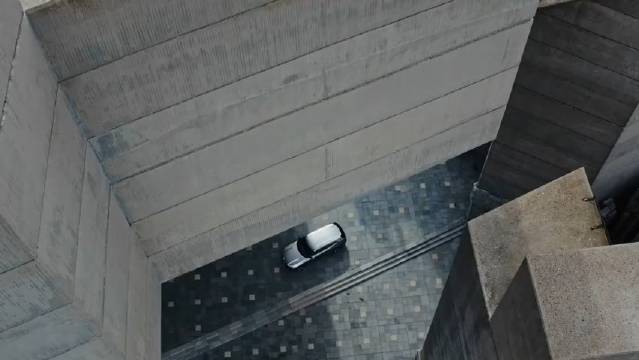 V8双涡轮增压发动机+电机，最大功率750马力，1000牛·米……