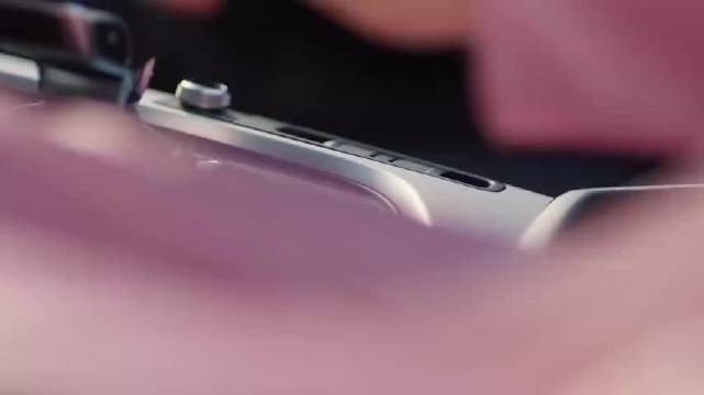 奥迪A5 Cabriolet推出全新定制颜色“水韵粉”