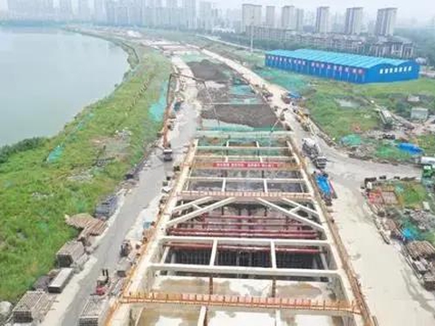 南湖路快速路东延工程项目依湖路段隧道主体结构顺利封顶|南湖|路东|路段_新浪新闻