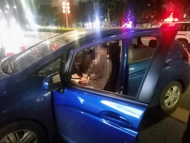 未报考驾驶证!刚满18岁小伙深夜醉驾,被抓时后悔不已休闲区蓝鸢梦想 - Www.slyday.coM 未报考驾驶证!刚满18岁小伙深夜醉驾,被抓时后悔不已休闲区蓝鸢梦想 - Www.slyday.coM