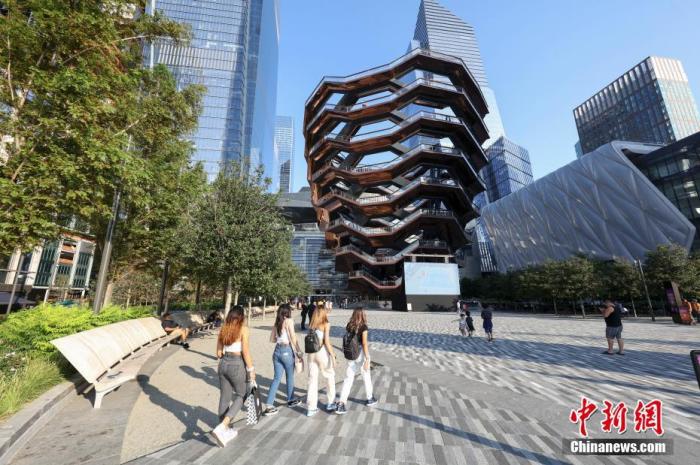 资料图:美国纽约市标志景观“大松果”。中新社记者 廖攀 摄