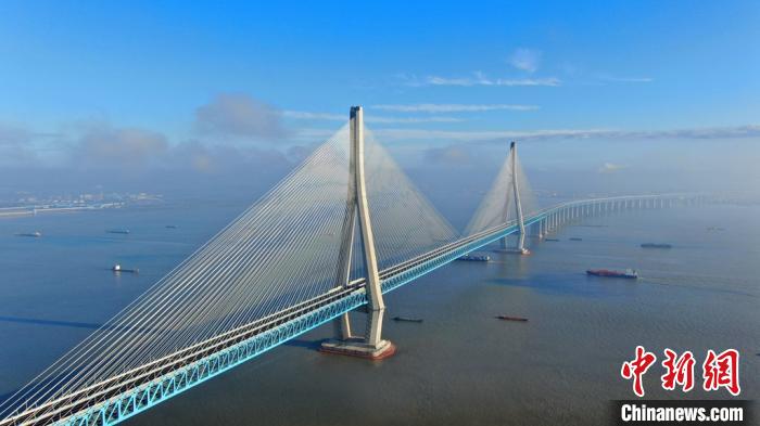 南通gdp破两万亿_济南gdp破万亿图片