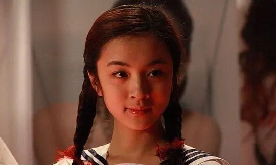 因为毕竟虽然是演戏,但还是要懂得避嫌;在拍摄吻戏的时候男女演员大