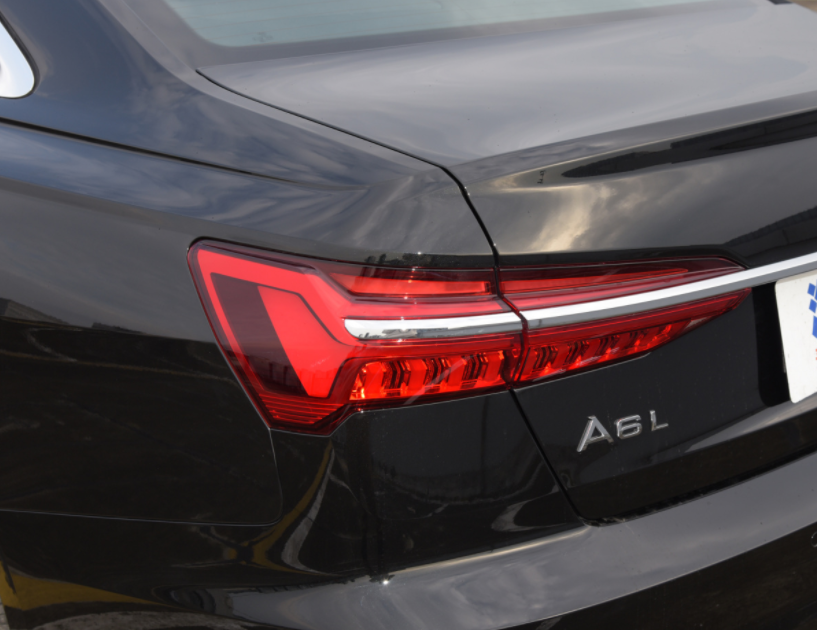 豪华中大型轿车对决:奥迪A6L对比凯迪拉克CT6谁更强?