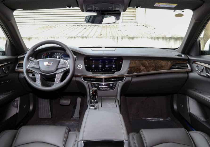 豪华中大型轿车对决:奥迪A6L对比凯迪拉克CT6谁更强?