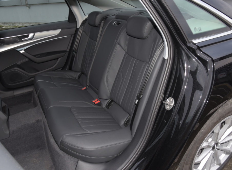 豪华中大型轿车对决:奥迪A6L对比凯迪拉克CT6谁更强?