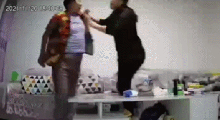 “女公务员狂扇母亲耳光”惹怒全网,中纪委网站发声休闲区蓝鸢梦想 - Www.slyday.coM “女公务员狂扇母亲耳光”惹怒全网,中纪委网站发声休闲区蓝鸢梦想 - Www.slyday.coM