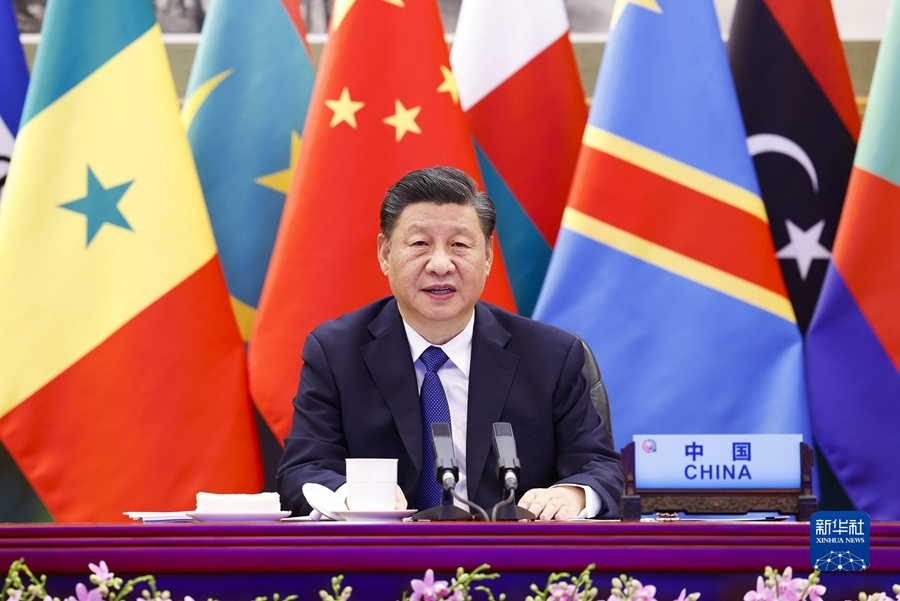 11月29日晚,国家主席习近平在北京以视频方式出席中非合作论坛第八届部长级会议开幕式并发表题为《同舟共济,继往开来,携手构建新时代中非命运共同体》的主旨演讲。新华社记者 黄敬文 摄