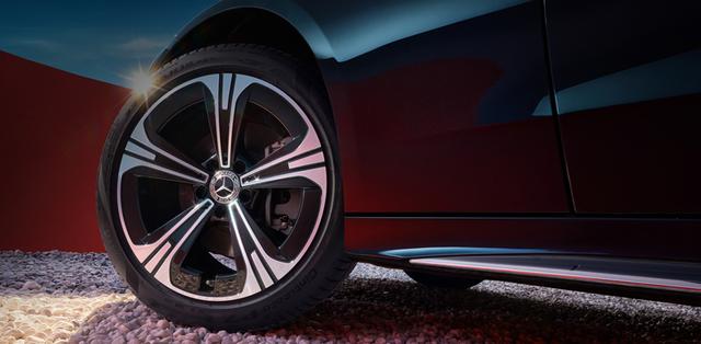 最低配落地近40万,却拿个1.5T来敷衍,全新奔驰C非蠢即坏?