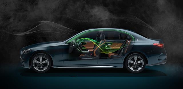 最低配落地近40万,却拿个1.5T来敷衍,全新奔驰C非蠢即坏?